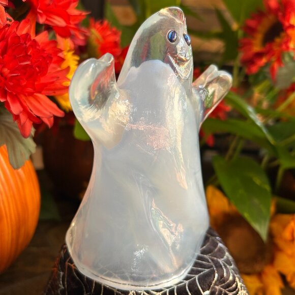 MINT Fenton Art Glass Opaline Halloween Ghost “Gaspar,” Signed (J. Burkhart) - Picture 9 of 12